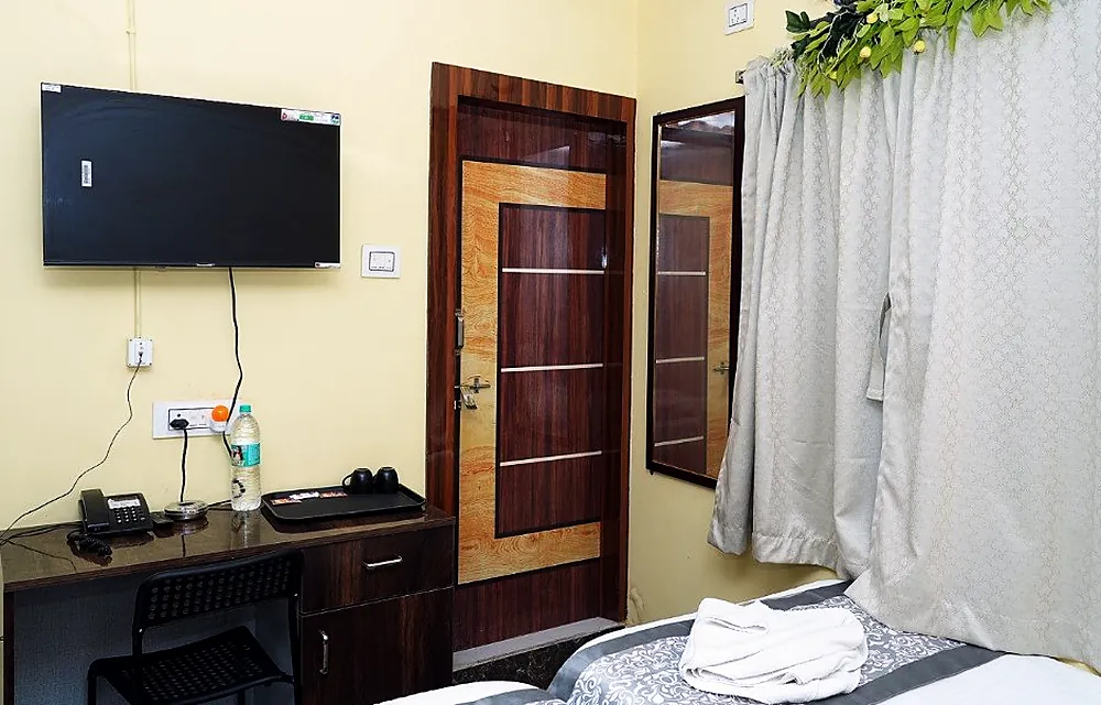 Deluxe Non-AC Room detail at Hotel Hyderabad Pulse